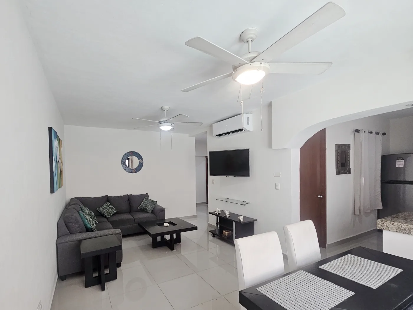 Sala y comedor — vista amplia